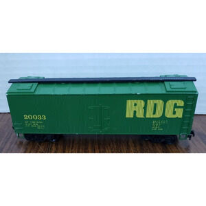 HO Scale Reading Lines RDG #20033 Green Opening Door Box Car